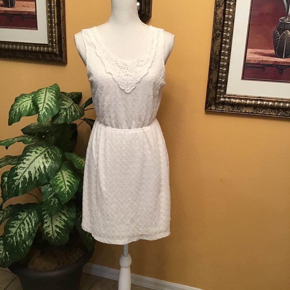 Papaya White Lace Sleeveless Dress